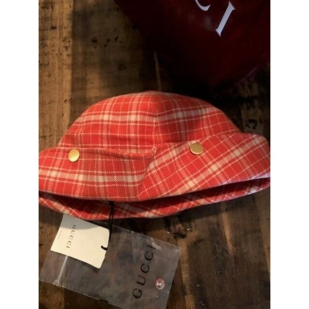 AUTHENTIC NWT $650 GUCCI PLAID CLOCHE ORANGE & CREAM HAT SIZE L / 59